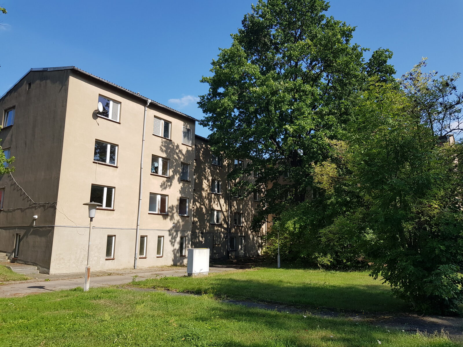 Ehemaliges Lehrlingswohnheim in Prausitz vor dem Umbau